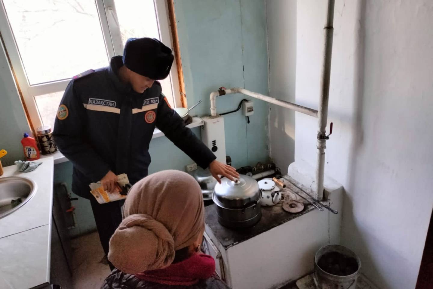 Усть-Каменогорск и ВКО / Женщина и ее дочь отравились угарным газом в ВКО