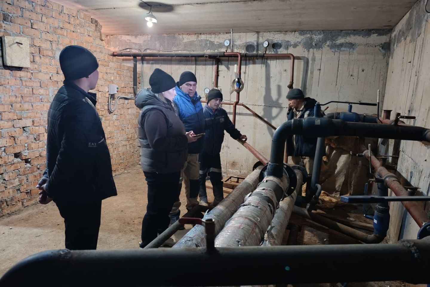 Усть-Каменогорск и ВКО / Риддер / Почему в домах Риддера холодно: специалисты ТЭЦ уже обследовали два микрорайона Усть-Каменогорск и ВКО / Риддер / Почему в домах Риддера холодно: специалисты ТЭЦ уже обследовали два микрорайона