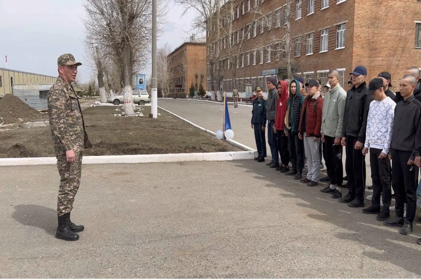 Новости Казахстана / Әскерге шақыртылғандардың 500-ге жуығы суицидке бейім болып шыққан