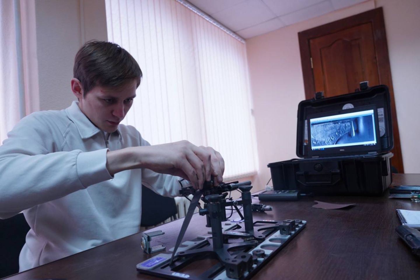 Новости Казахстана / Казахстанская полиция получила комплекс Regula для чтения стертых маркировок оружия Новости Казахстана / Казахстанская полиция получила комплекс Regula для чтения стертых маркировок оружия