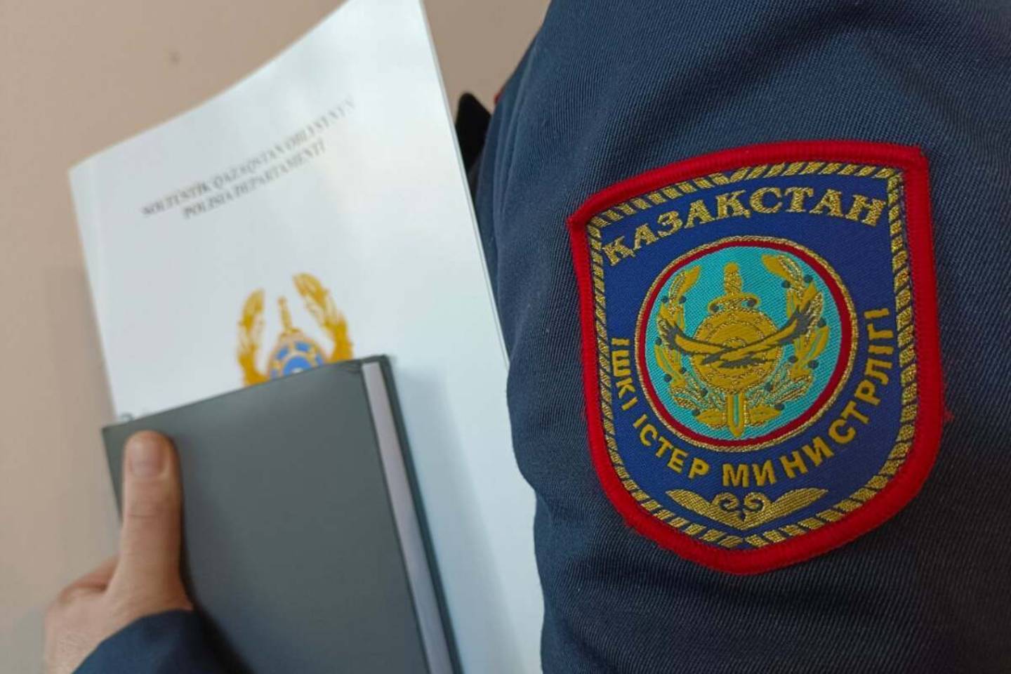 Новости Казахстана / Общество в Казахстане / Полицейский сбил двух человек в Шымкенте