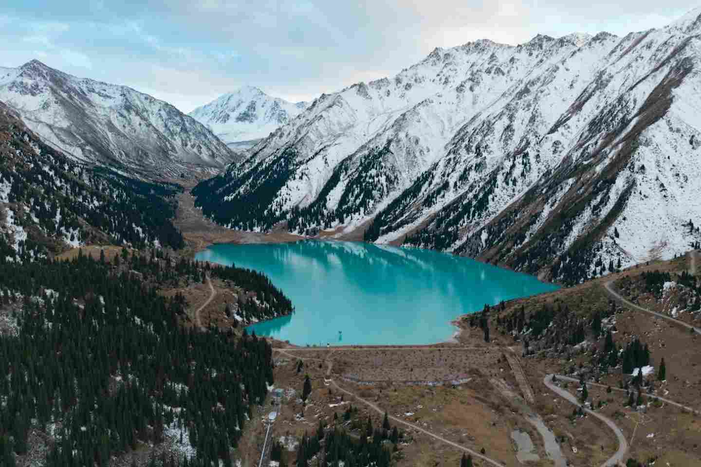 Новости Казахстана / Общество в Казахстане / Кнопка SOS в автомобиле помогла спасти семейную пару в горах Казахстана