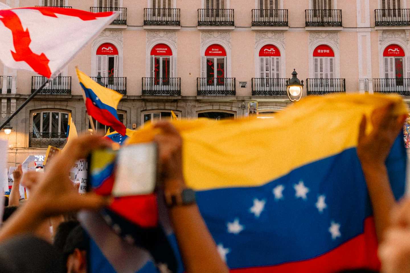 Новости мира / Интересные новости / Утренняя панорама мировых новостей за 5 января