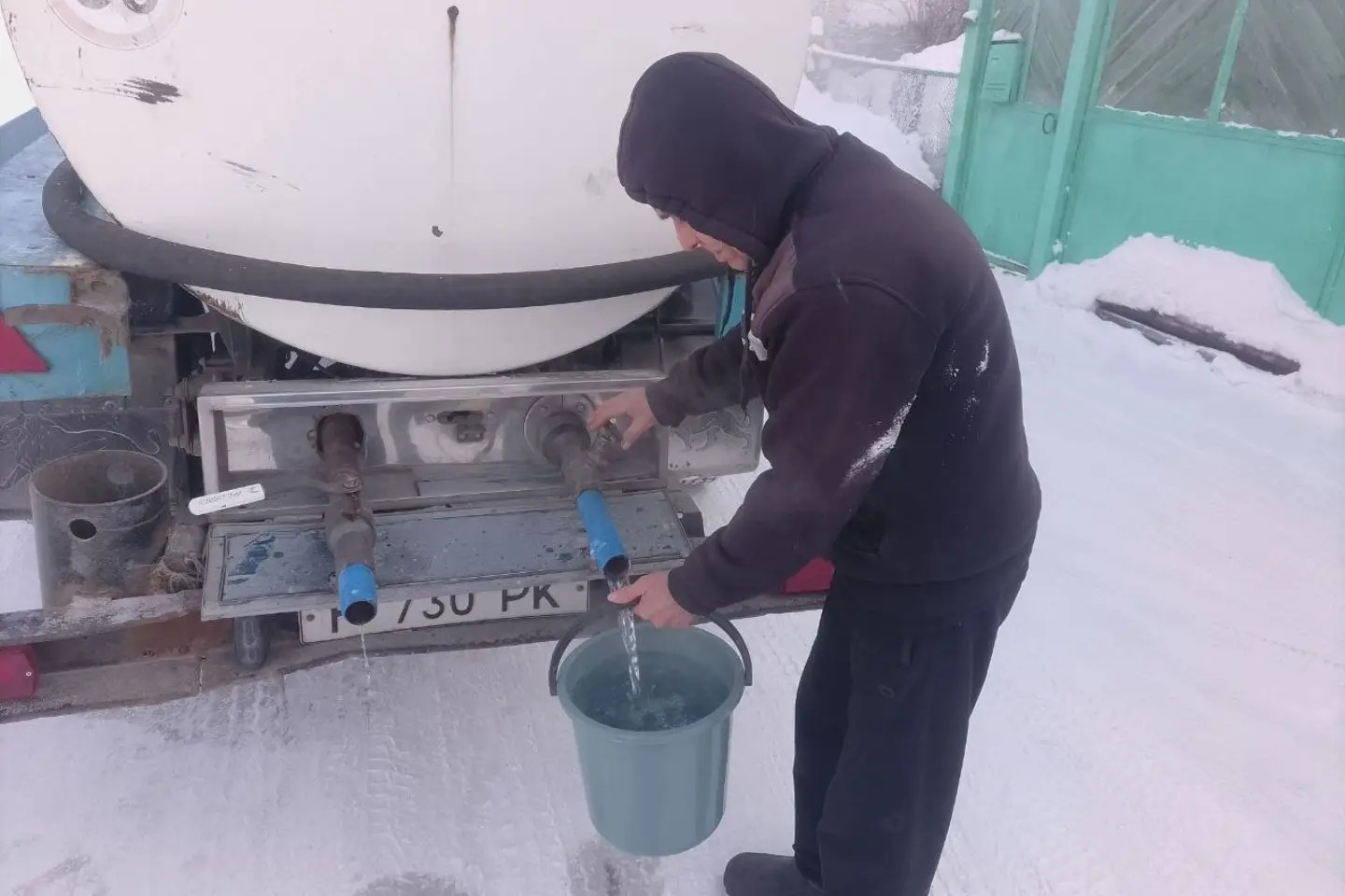 Усть-Каменогорск и ВКО / Өскеменде жарылған су құбыры әлі қалпына келтірілмеді