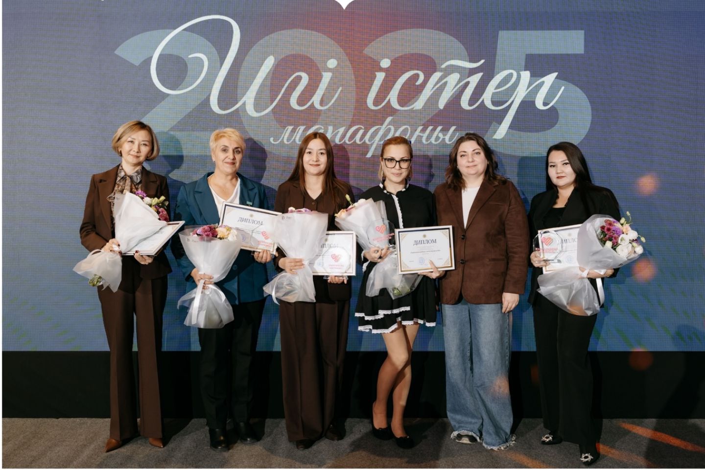 Усть-Каменогорск и ВКО / Волонтеры из Усть-Каменогорска получили признание на республиканском уровне