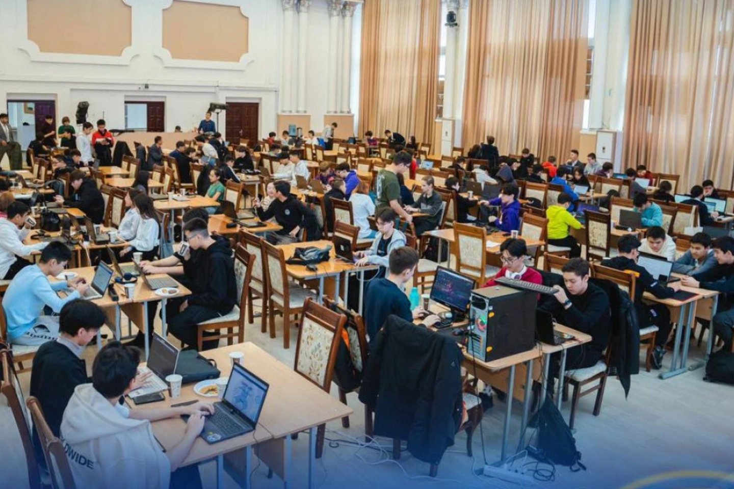 Усть-Каменогорск и ВКО / Учитель математики из ВКО организовал бесплатный хакатон для школьников