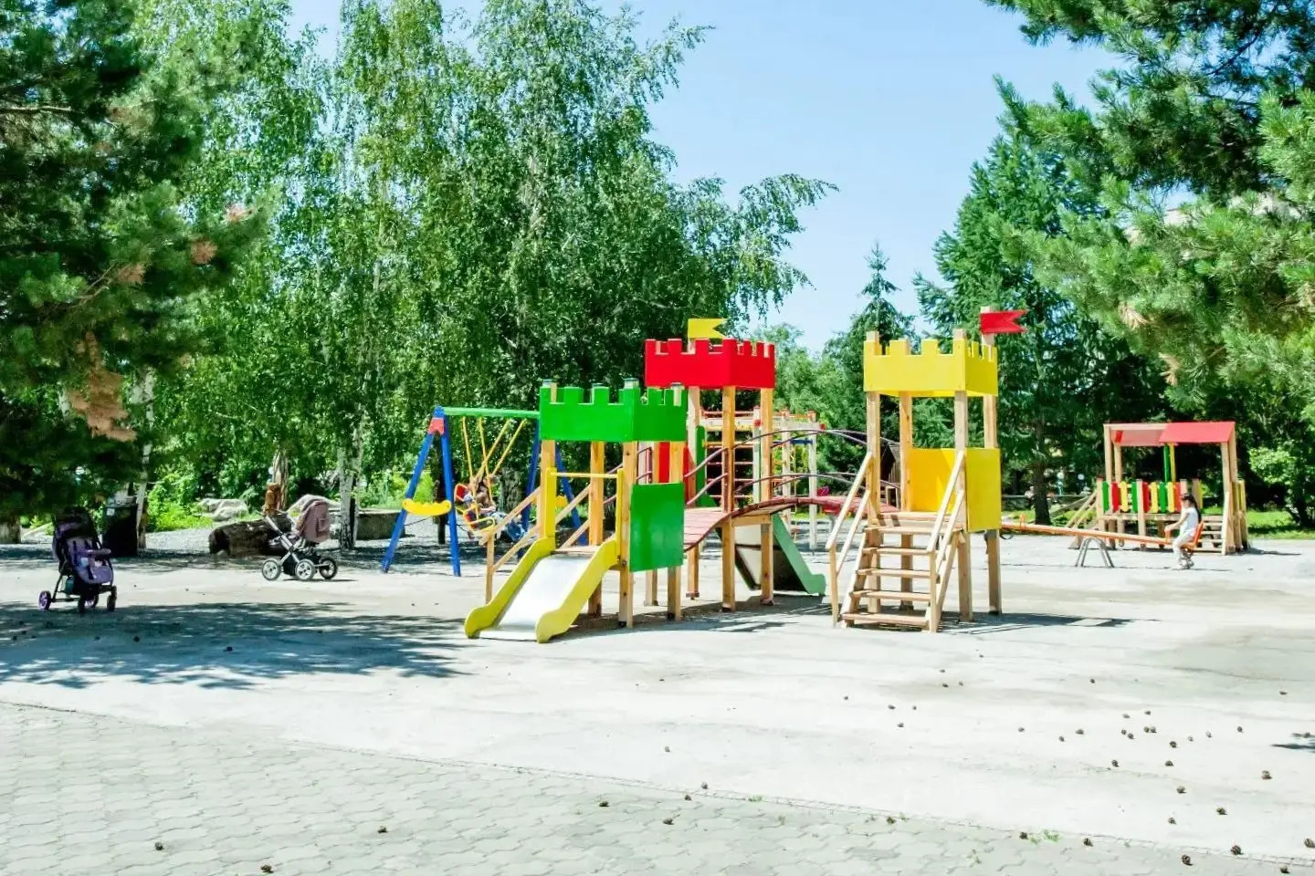 Усть-Каменогорск и ВКО / Өскемендегі қараусыз қалған саябақтар мен демалыс алаңқайлары абаттандырылады