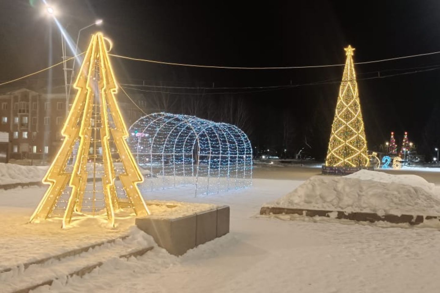Усть-Каменогорск и ВКО / Риддер / Елки, иллюминация, ледовый городок: Риддер превращается в новогоднюю сказку