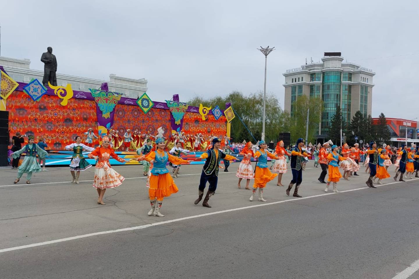 Усть-Каменогорск и ВКО / Усть-Каменогорск отмечает День единства народа Казахстана