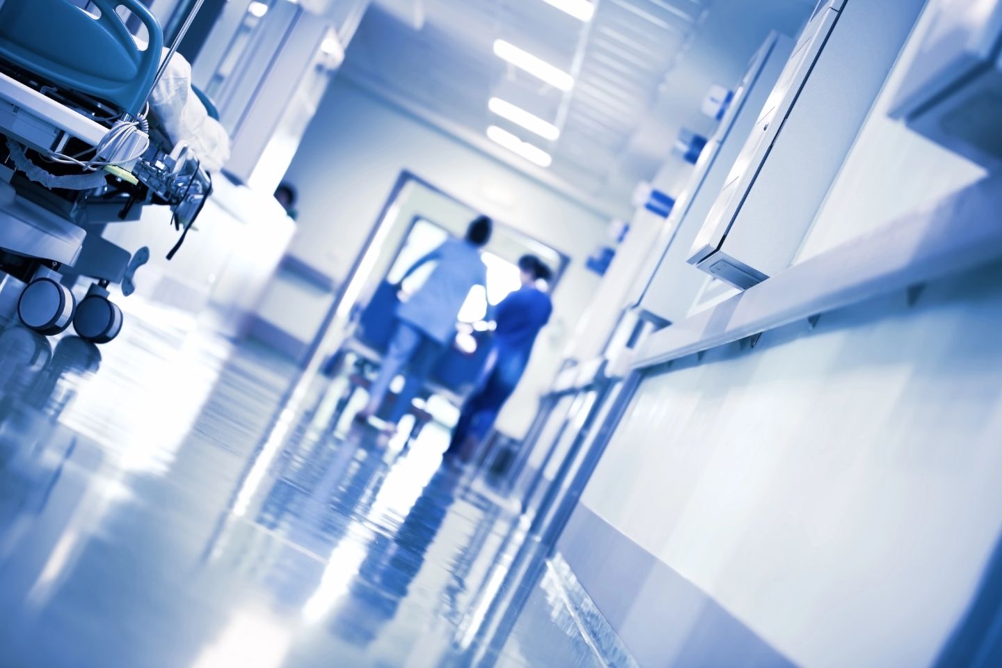 Новости мира / После массовой смерти новорожденных в Новокузнецке закрыли роддом