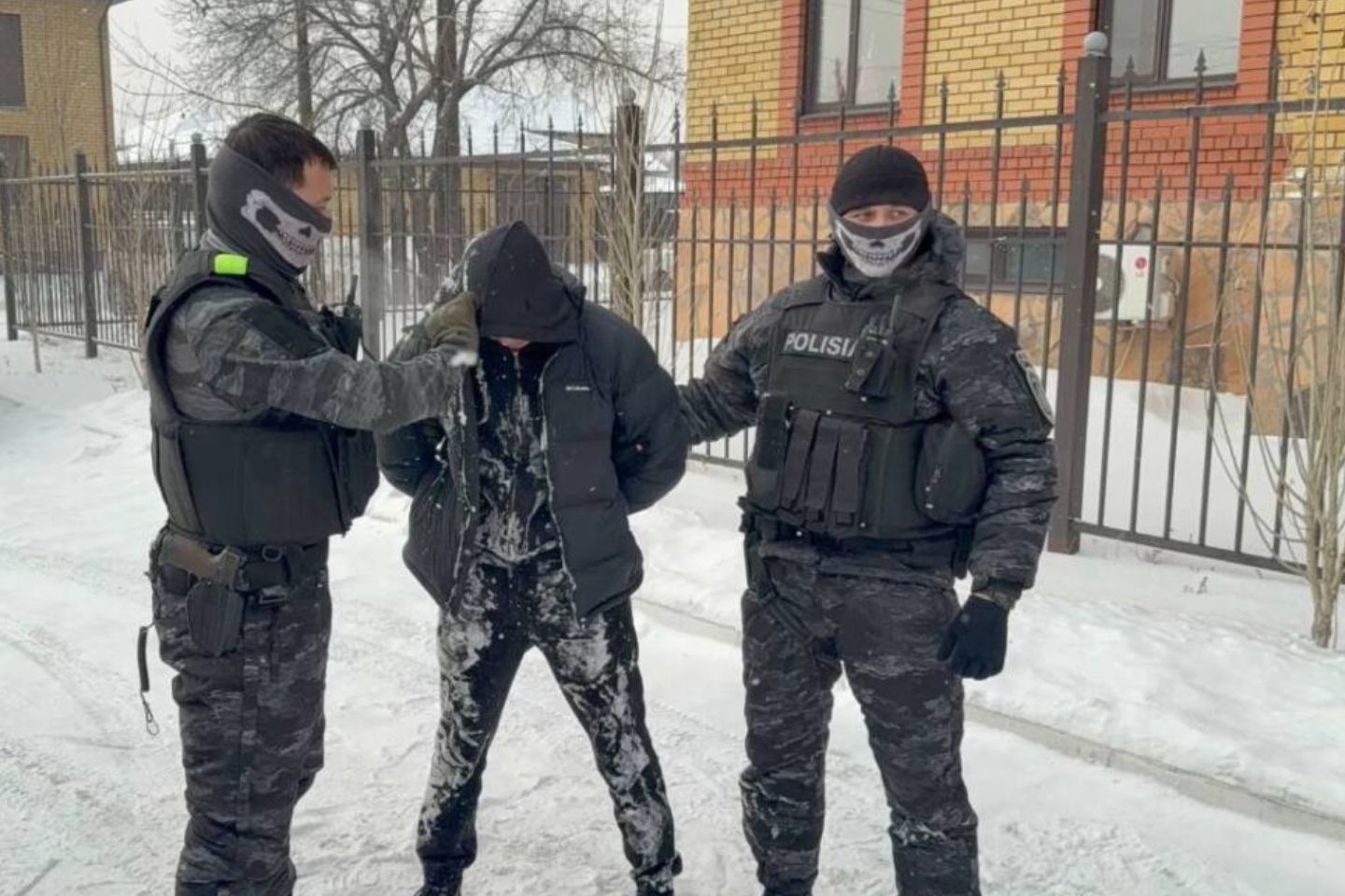 Новости Казахстана / Полиция изъяла наркотики у 29-летнего жителя Семея