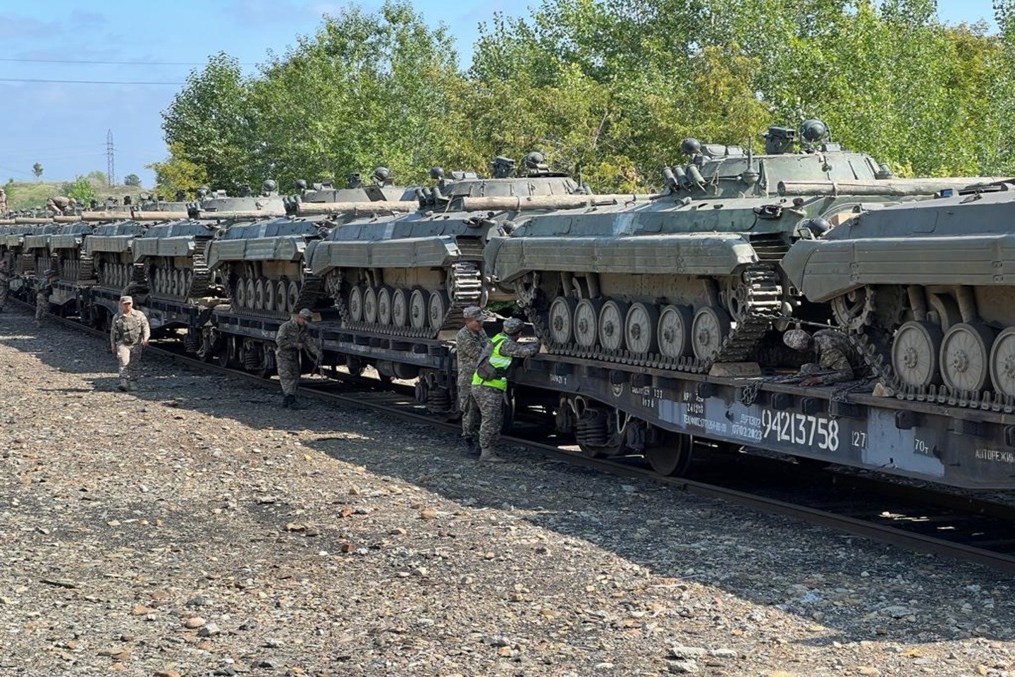 Усть-Каменогорск и ВКО / Өскемен гарнизонының әскерилері Абай облысына аттанды