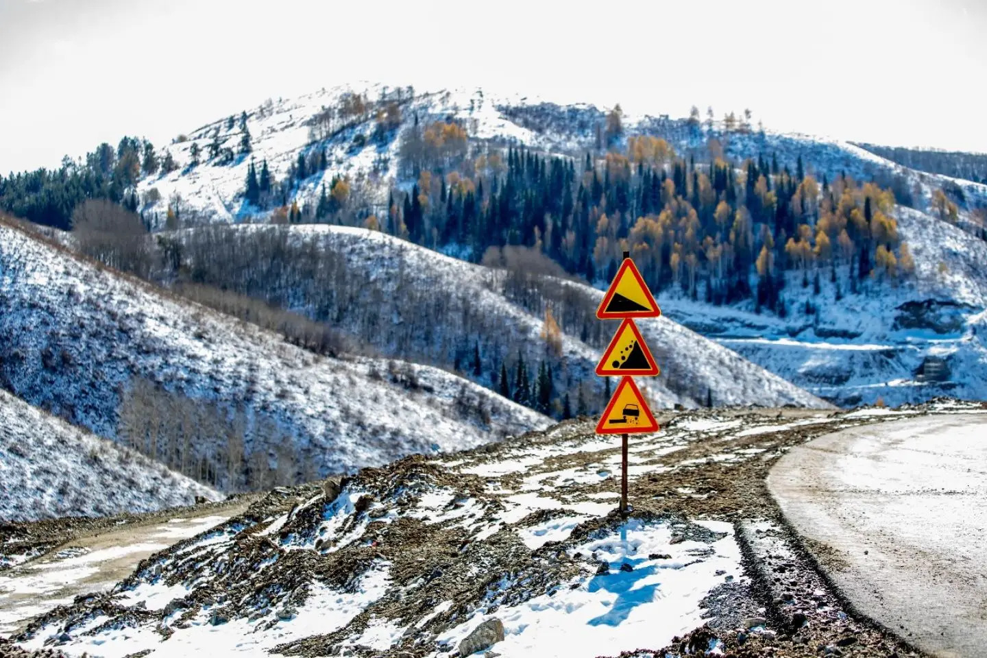 Усть-Каменогорск и ВКО / Ертеңнен бастап Осинов асуы маңайындағы жолда кей көлік түрлері үшін шектеу енгізіледі Усть-Каменогорск и ВКО / Ертеңнен бастап Осинов асуы маңайындағы жолда кей көлік түрлері үшін шектеу енгізіледі