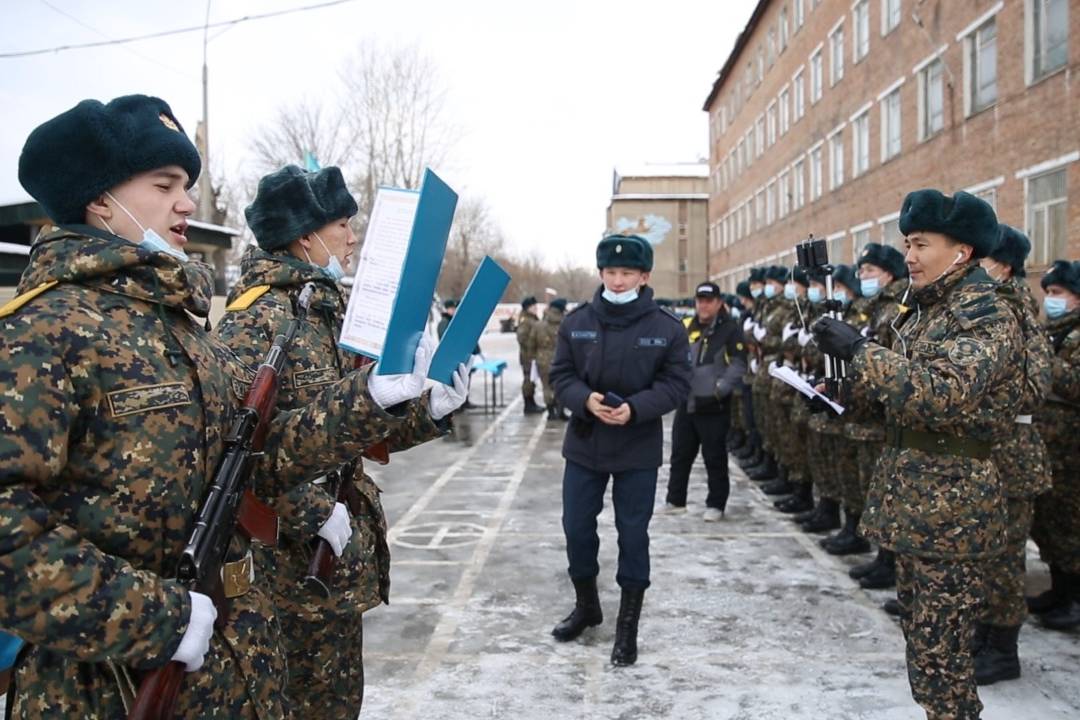 Новости Казахстана / Общество в Казахстане / Новое поколение солдат-срочников приняли присягу в ВКО