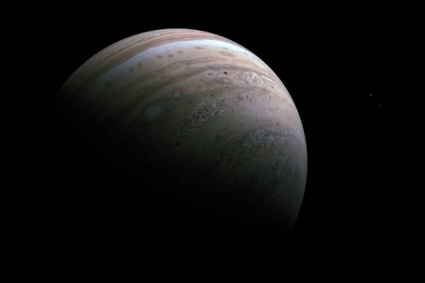 Новости мира / Интересные новости / Внеземная жизнь: На спутнике Юпитера могут находиться неглубокие водоемы