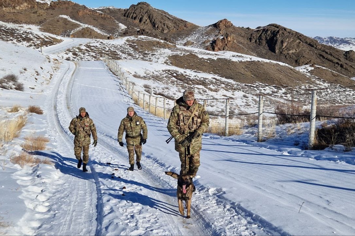 Усть-Каменогорск и ВКО / ШҚО аудандарында көлік қозғалысы шектеліп, азаматтардың құжаттары тексеріледі Усть-Каменогорск и ВКО / ШҚО аудандарында көлік қозғалысы шектеліп, азаматтардың құжаттары тексеріледі