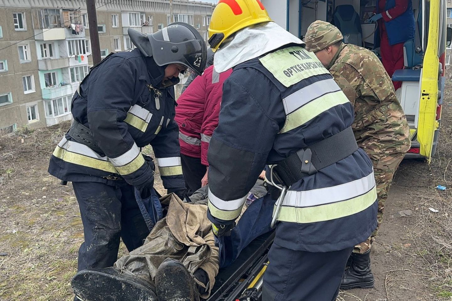 Усть-Каменогорск и ВКО / Трое рабочих пострадали в ВКО во время работы в канализационном колодце Усть-Каменогорск и ВКО / Трое рабочих пострадали в ВКО во время работы в канализационном колодце