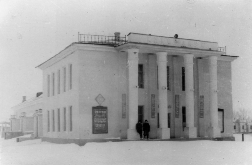 Новости мира / Политика в мире / В Европарламенте проголосовали за снятие неприкосновенности с Ле Пен