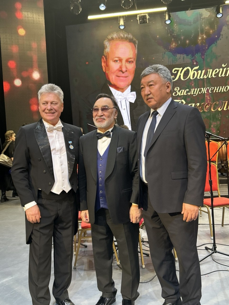 В. Ткач, Шахимардан Абилов, Естай Мукашев В. Ткач, Шахимардан Абилов, Естай Мукашев