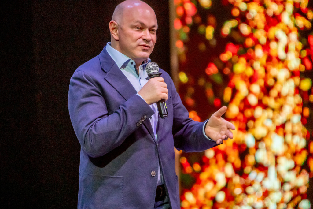 Андрей Лазарев Андрей Лазарев