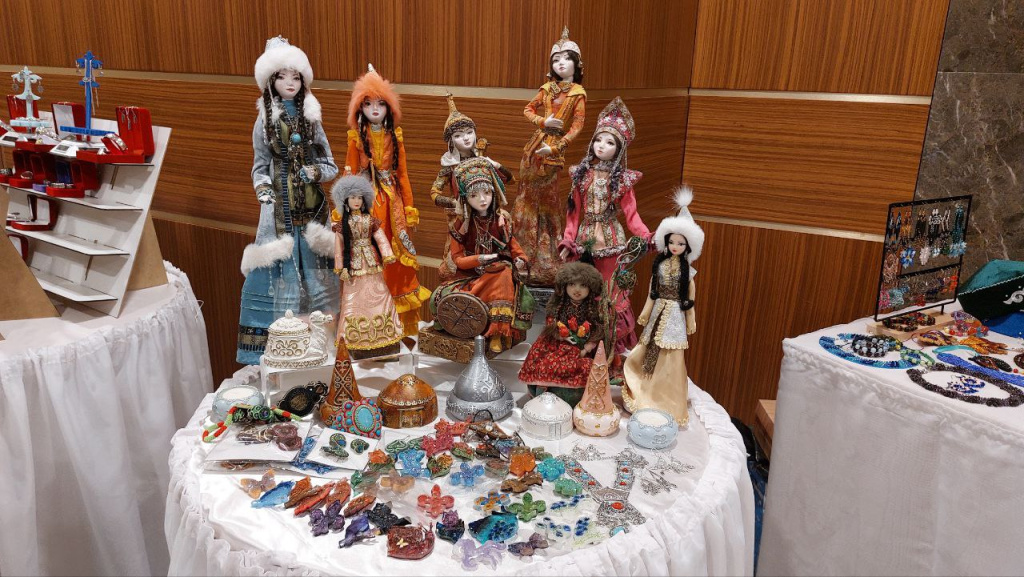 коллекция из 150 авторских кукол коллекция из 150 авторских кукол