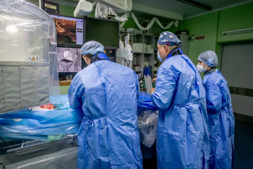 провели разом три операции провели разом три операции