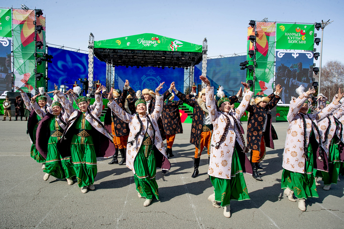 Усть-Каменогорск и ВКО / В Усть-Каменогорске под Ульбинским мостом открыли дорогу