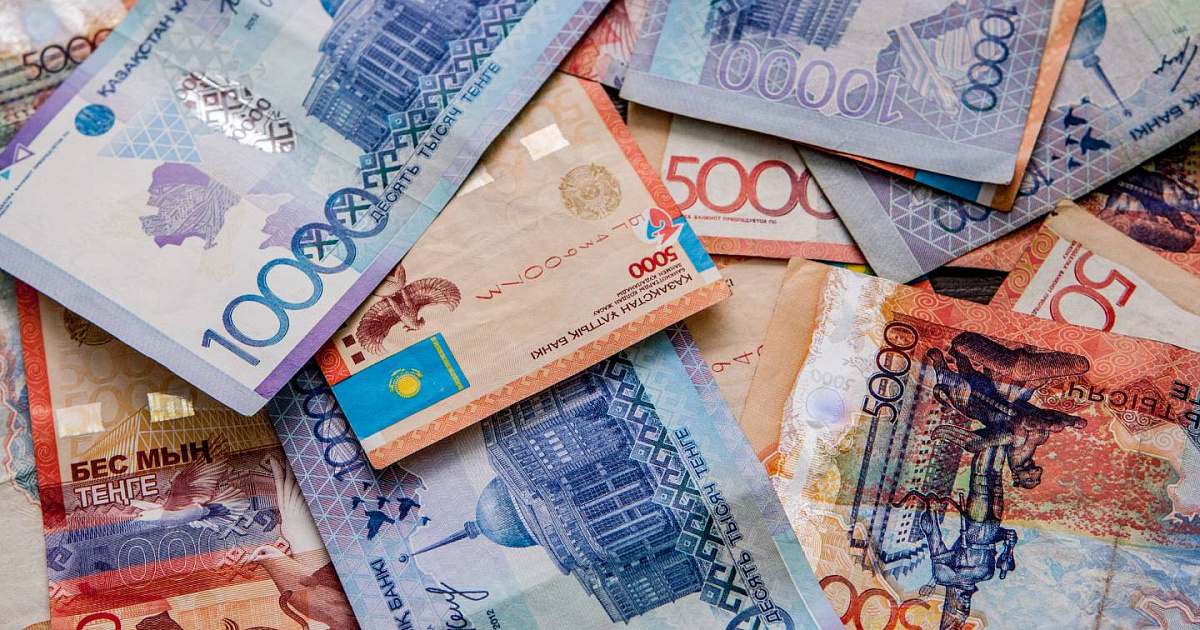 2 миллиона рублей в тенге. Миллион тенге. Тенге пачка денег. Деньги тенге зеленые. Тенге пачка денег.