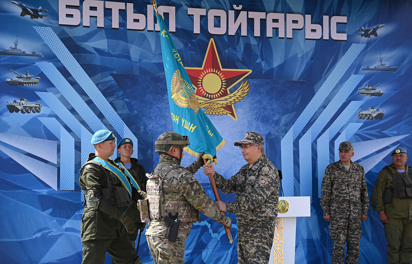 Происшествия в Казахстане и мире / В Алматинской области поймали чиновника с марихуаной Происшествия в Казахстане и мире / В Алматинской области поймали чиновника с марихуаной