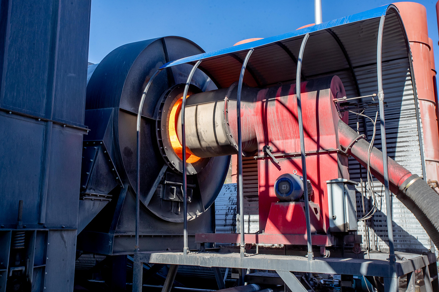 Происшествия в Казахстане и мире / Стихийные бедствия / Супервулкан может проснуться в Италии