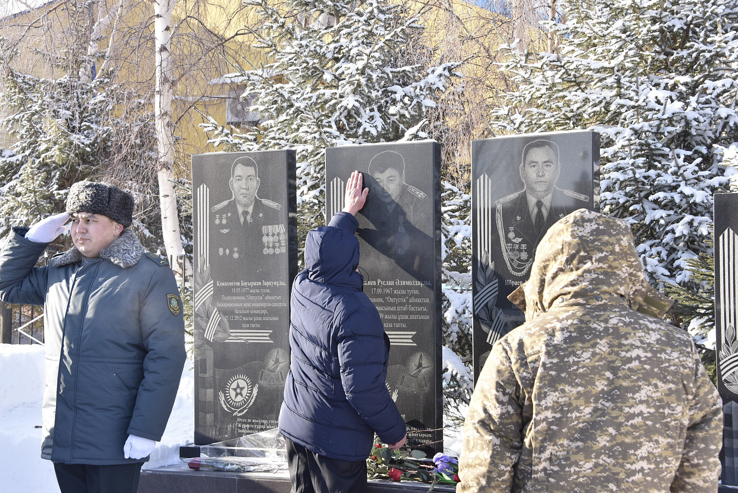 Происшествия в Казахстане и мире / ЧП в Казахстане и в мире / Два самолета F-16 столкнулись в США