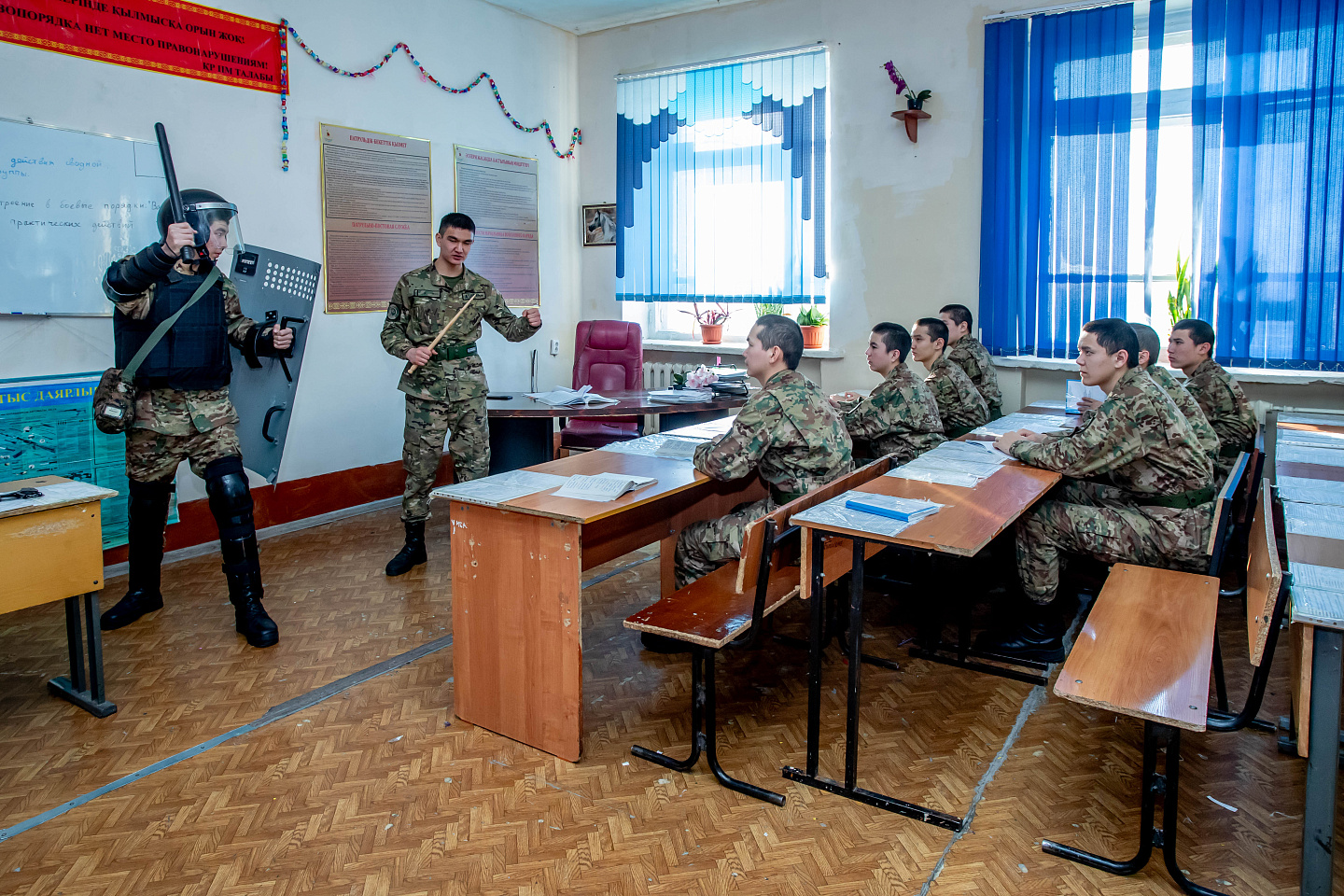 Происшествия в Казахстане и мире / Стихийные бедствия / В Павлодарской области почти укрепили ж/д пути, подмытые паводком